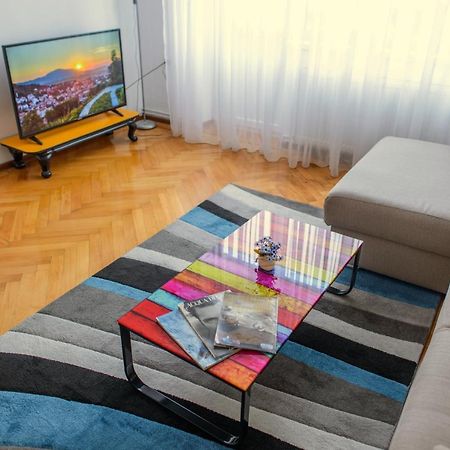 Sunshine Apartment Brasov Bagian luar foto