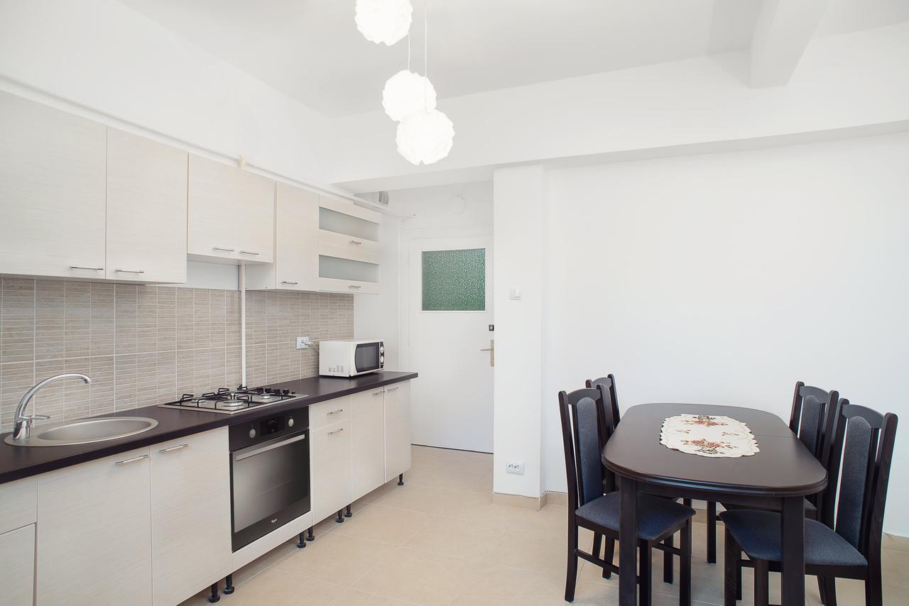 Sunshine Apartment Brasov Bagian luar foto