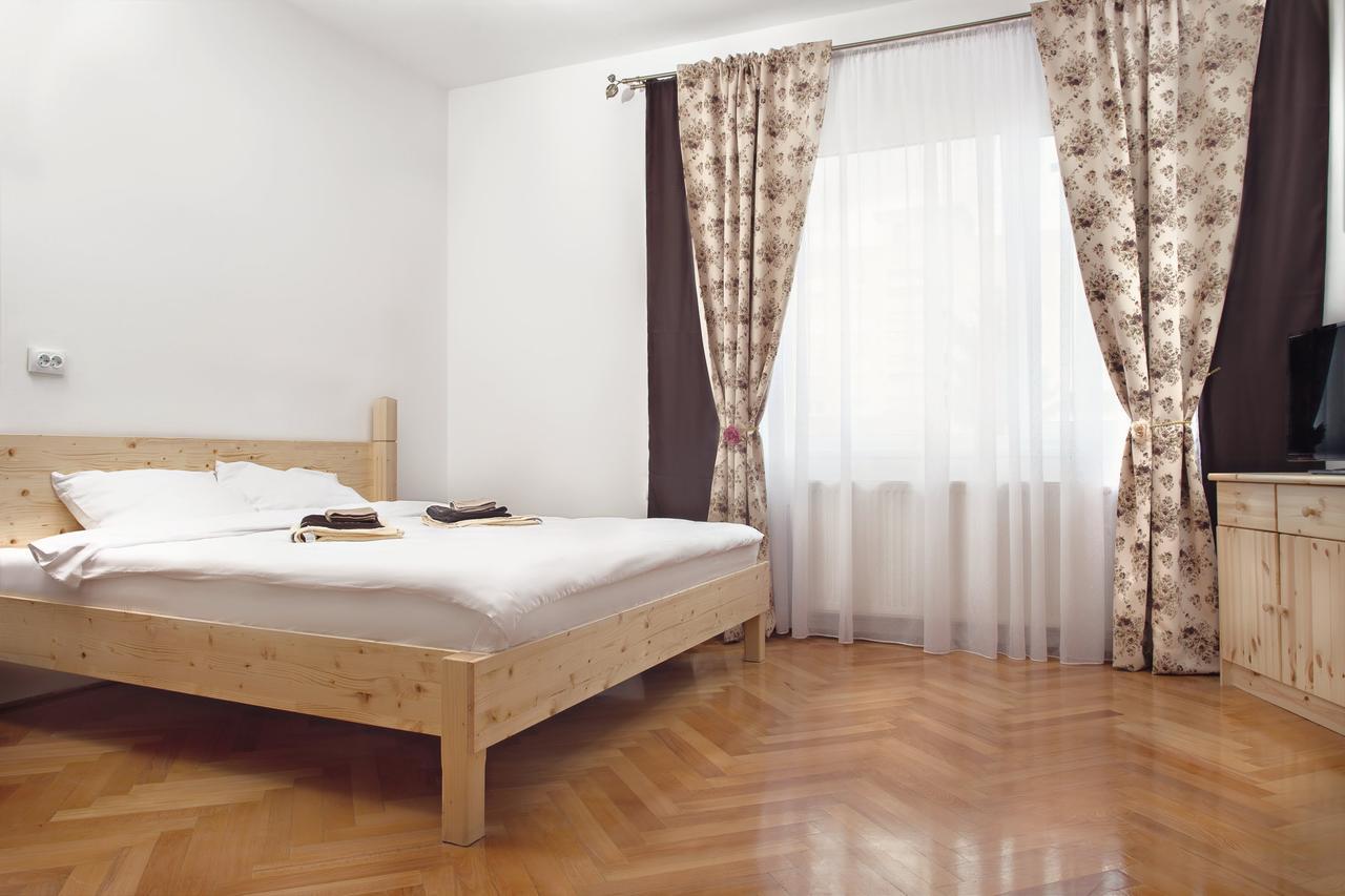 Sunshine Apartment Brasov Bagian luar foto