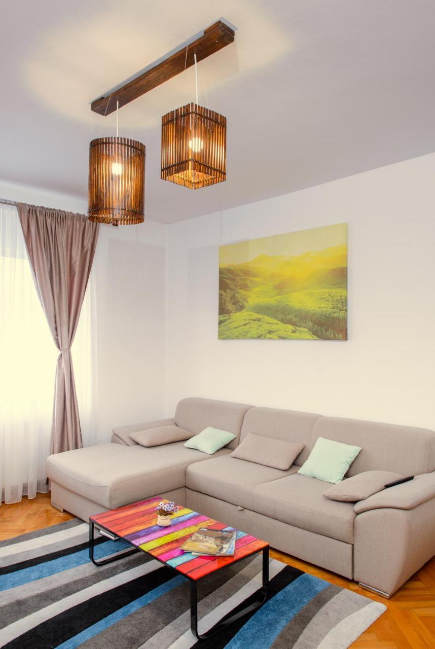 Sunshine Apartment Brasov Bagian luar foto