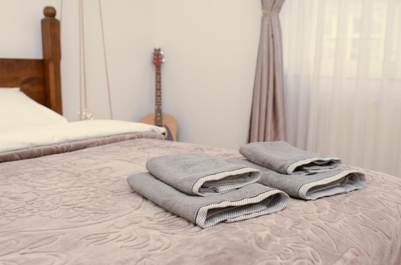 Sunshine Apartment Brasov Bagian luar foto